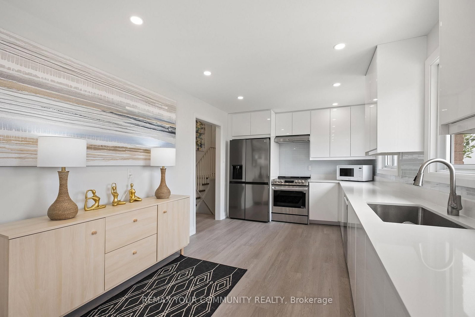 Listing Image 13