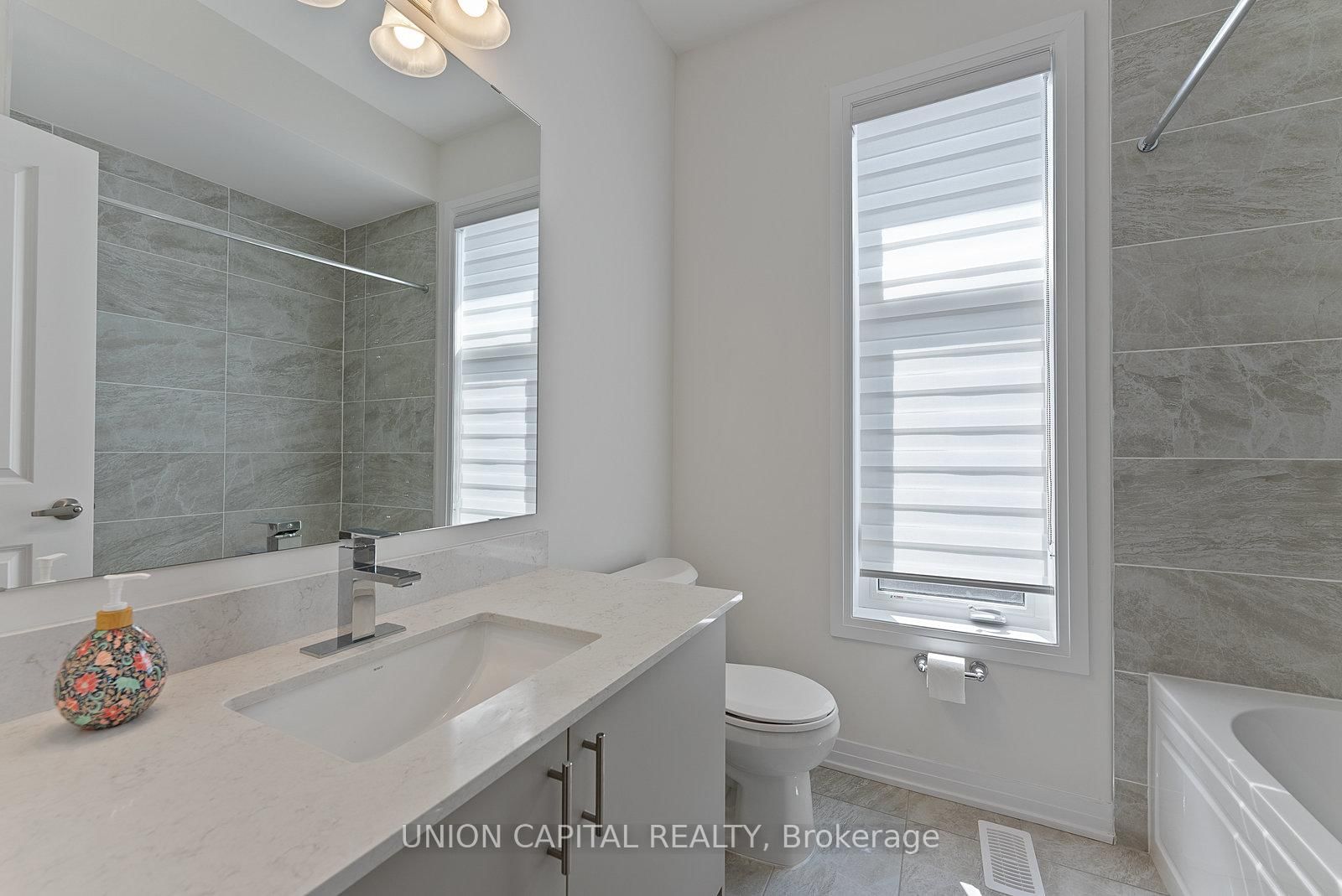 Townhouse for sale at 11437 Leslie Street, Richmond Hill, Ontario, L4S 0N7 - Rural Richmond Hill - MLS: N13463556