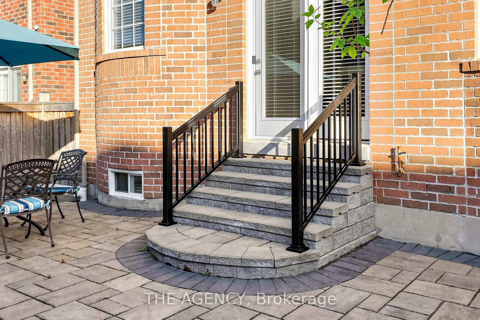 Detached House for sale at 98 Fitzmaurice Drive, Vaughan, Ontario, L6A 4X6 - Patterson - MLS: N13463572