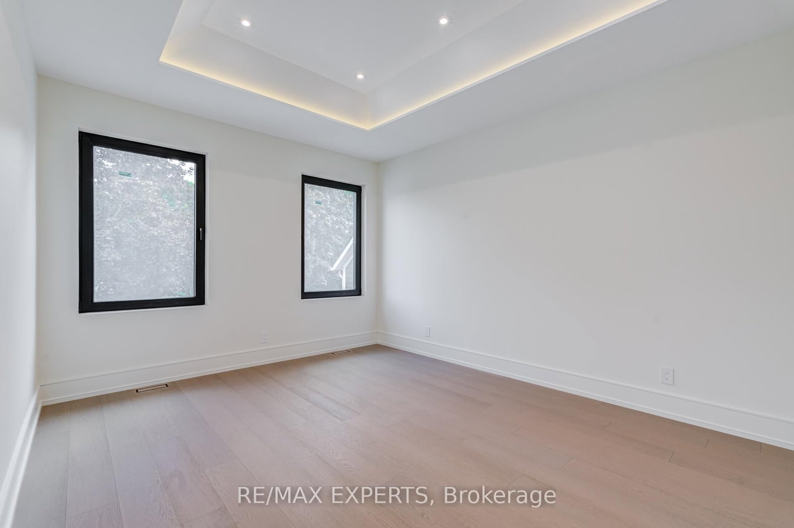 84 Mosley Street • Aurora, ON photo 30