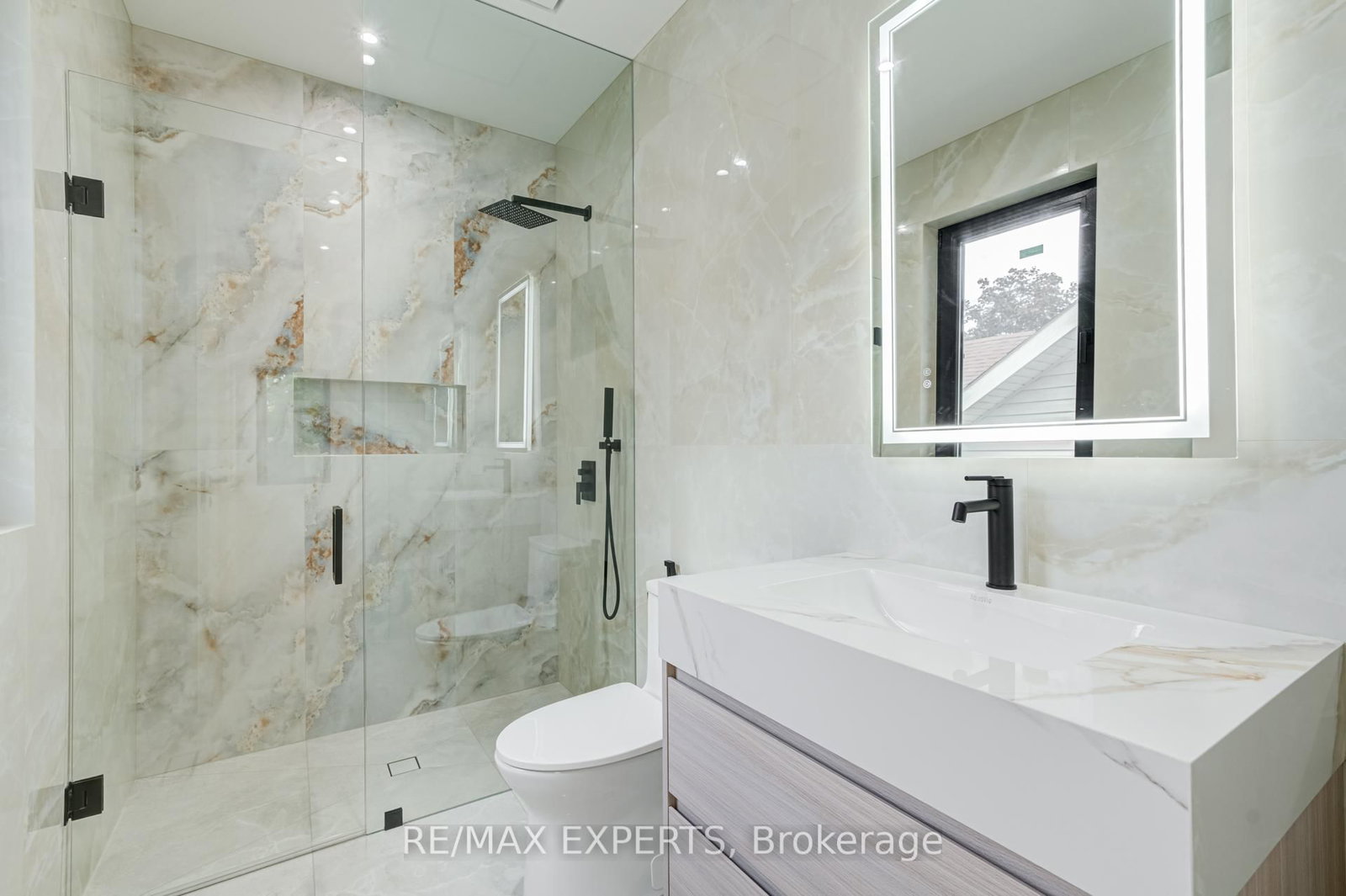 84 Mosley Street • Aurora, ON photo 37