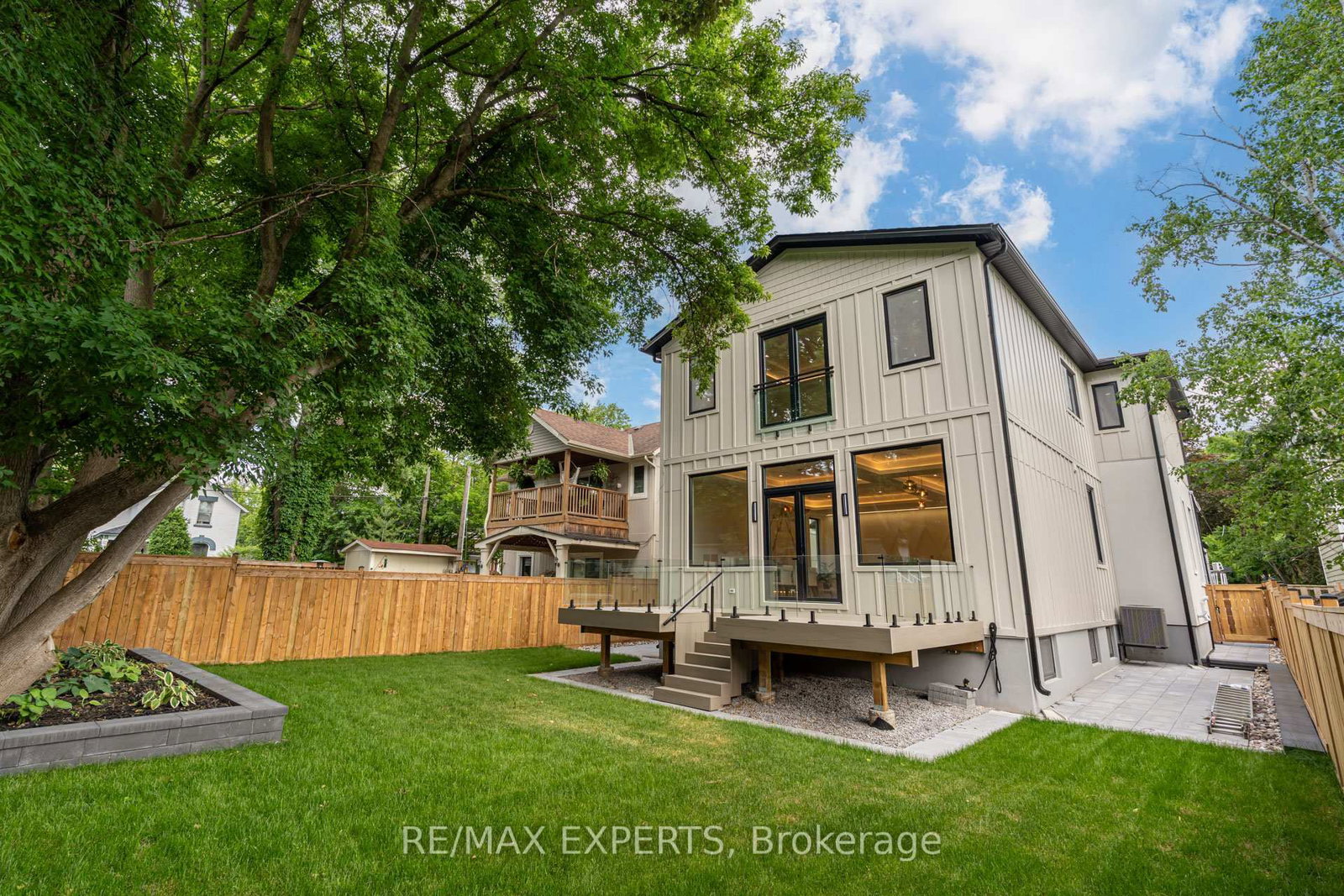 84 Mosley Street • Aurora, ON photo 40