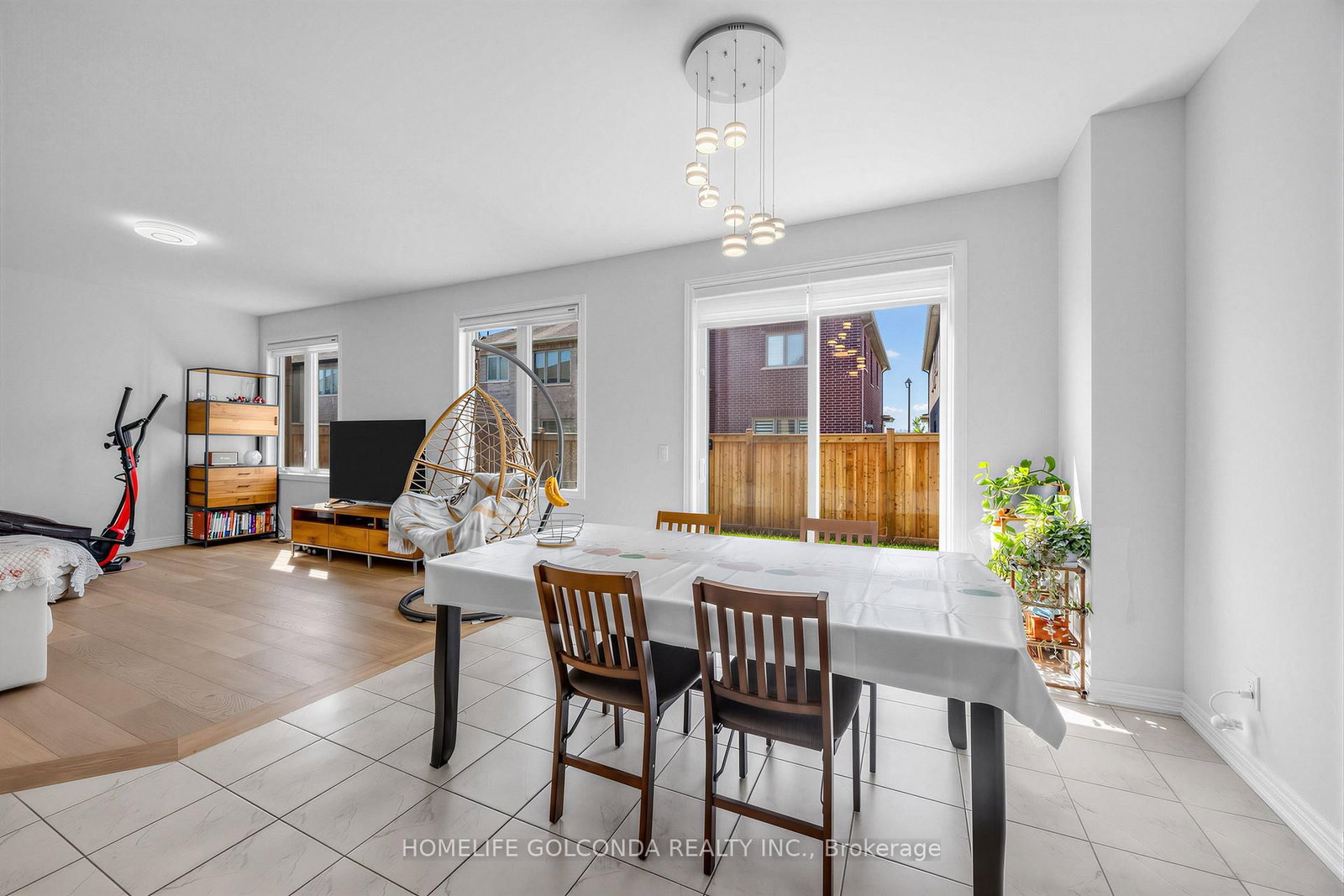 35 sprucedale Sprucedale Way • Whitchurch-Stouffville, ON photo 15