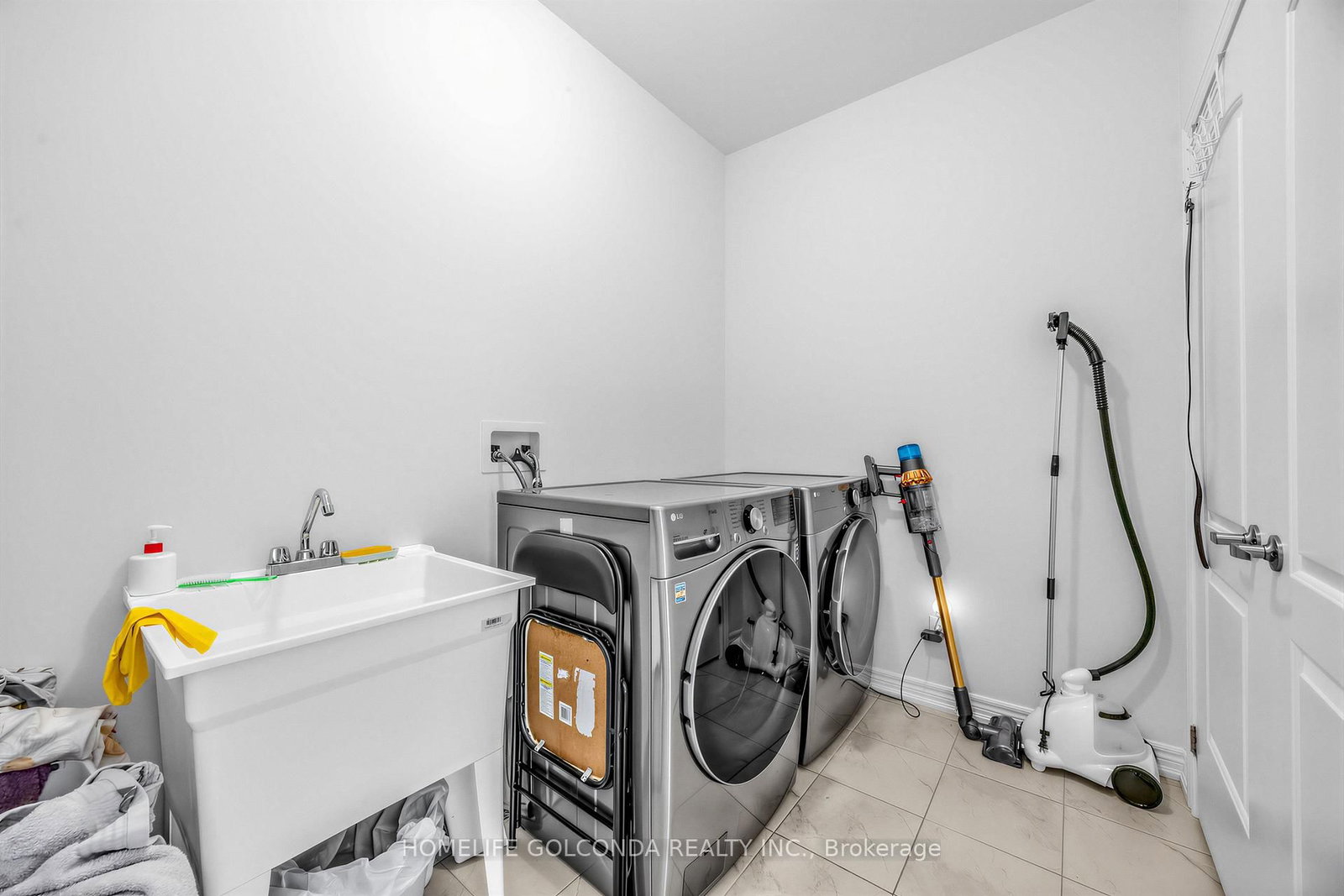 35 sprucedale Sprucedale Way • Whitchurch-Stouffville, ON photo 26