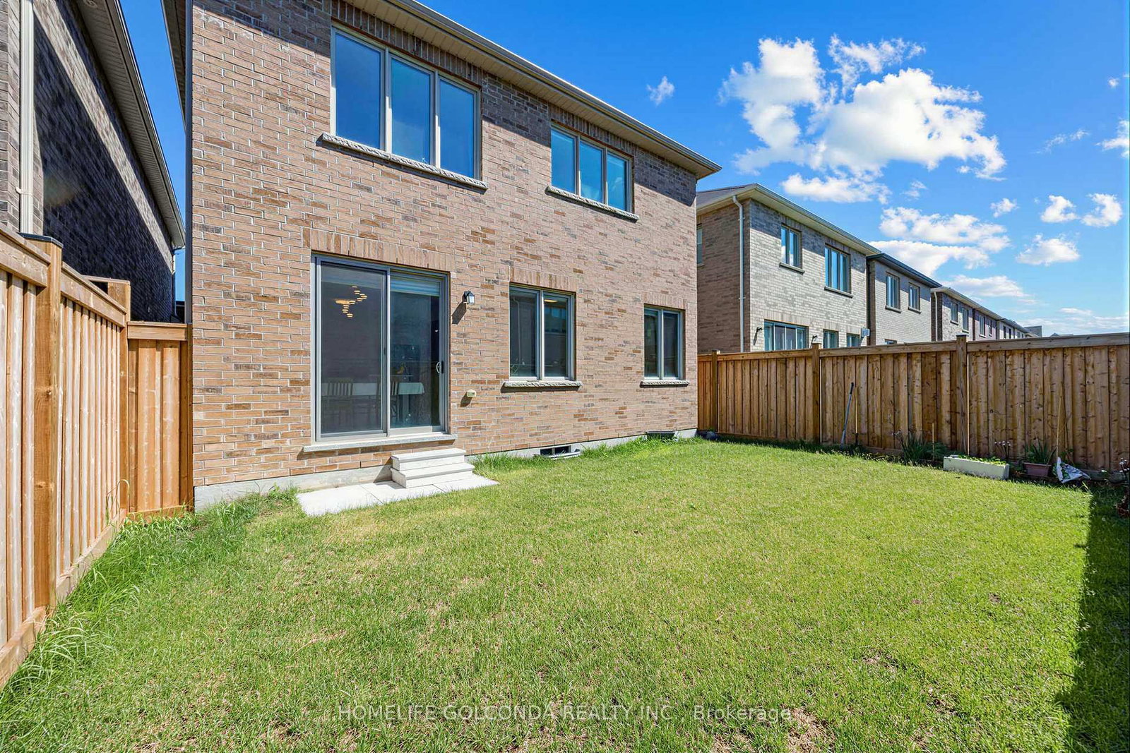 35 sprucedale Sprucedale Way • Whitchurch-Stouffville, ON photo 36