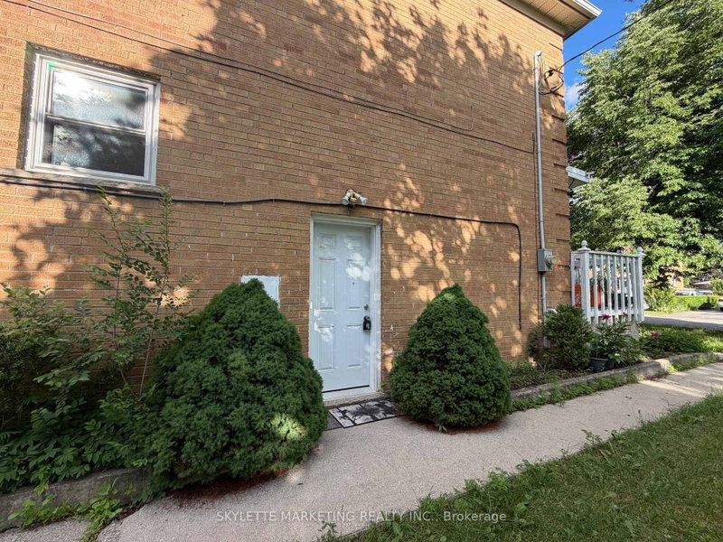 Lower - 229 Zelda Crescent