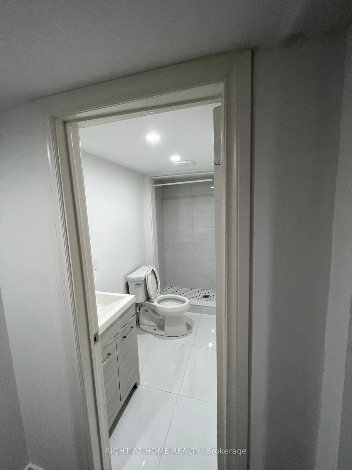 131 KILLINGTON Avenue • Vaughan, ON photo 36