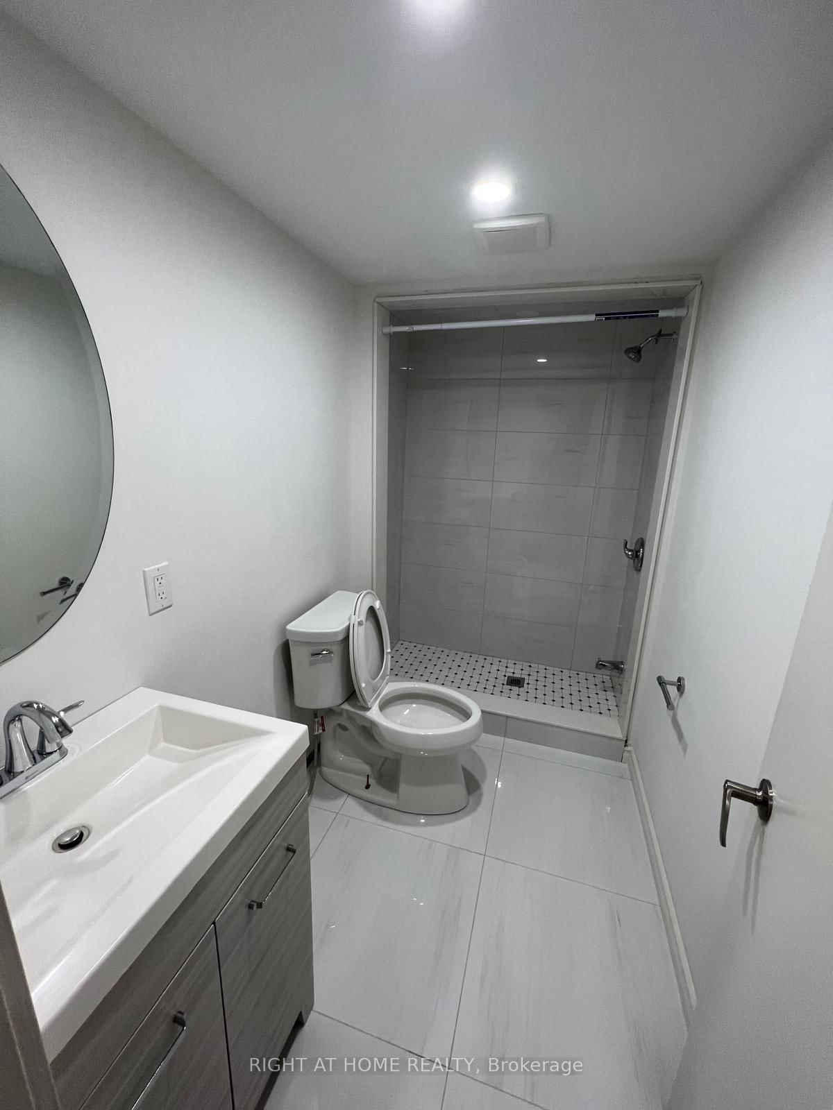131 KILLINGTON Avenue • Vaughan, ON photo 37