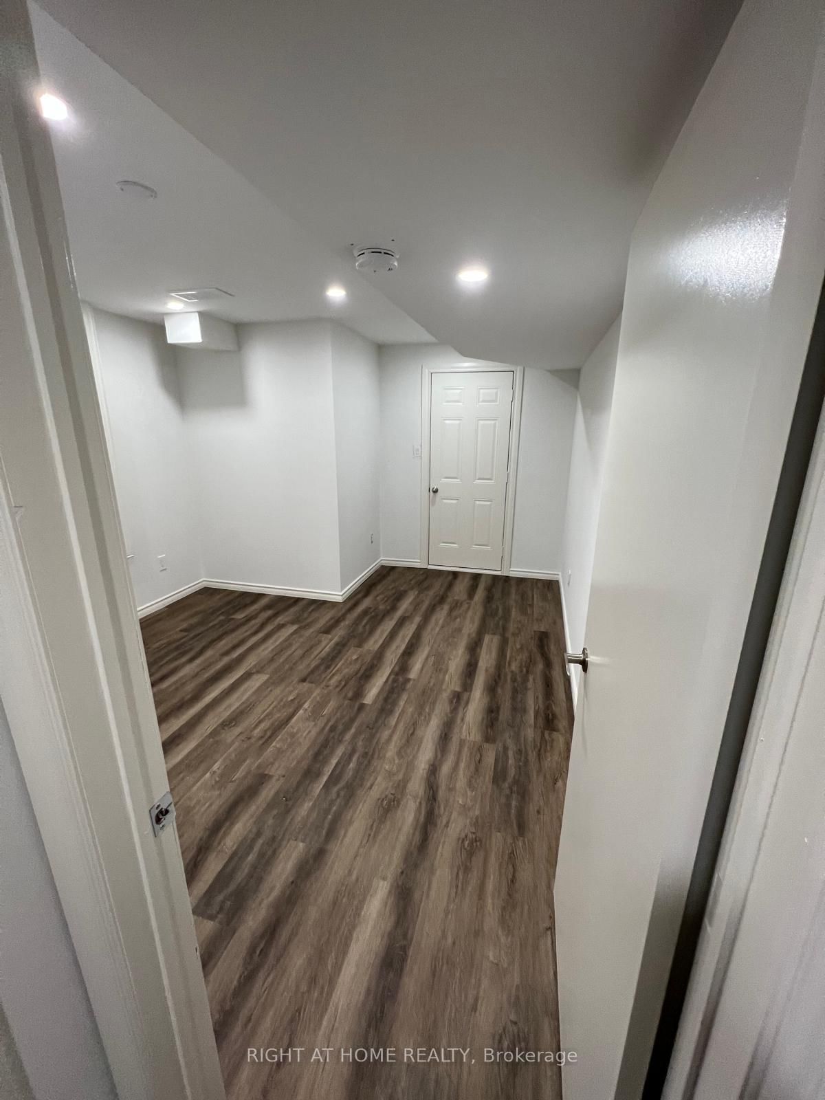 131 KILLINGTON Avenue • Vaughan, ON photo 38