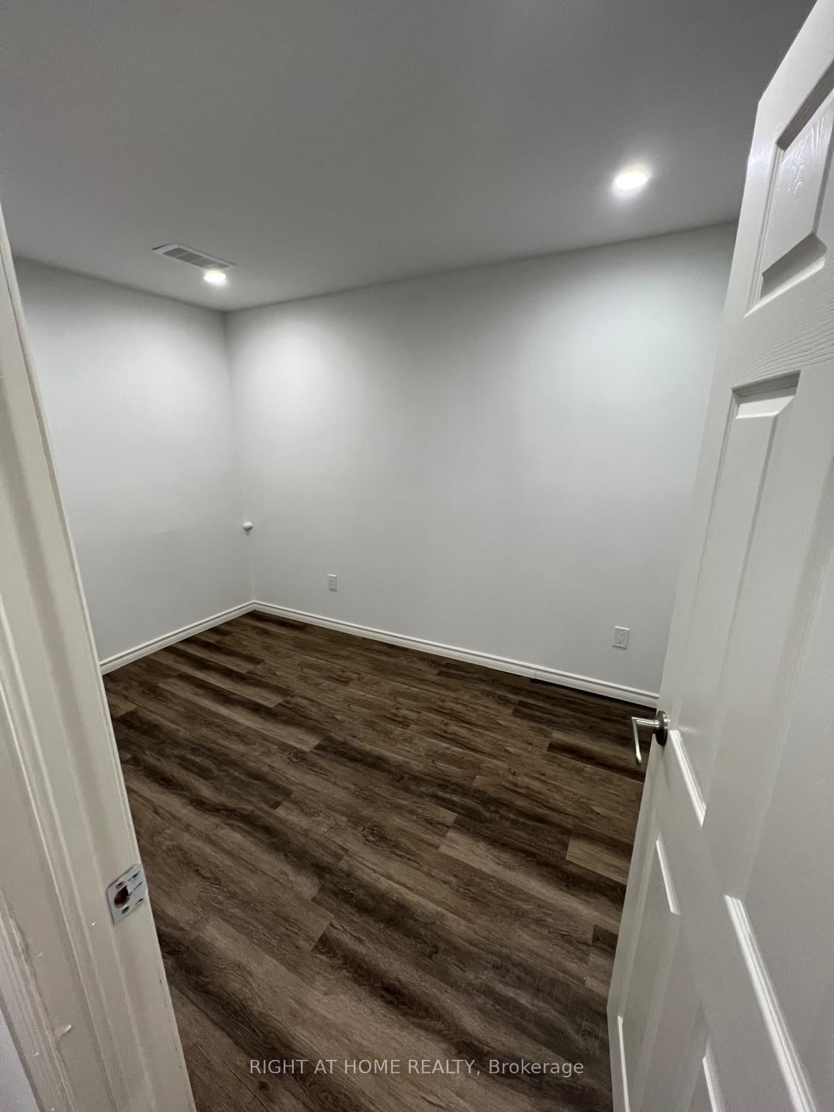 131 KILLINGTON Avenue • Vaughan, ON photo 39