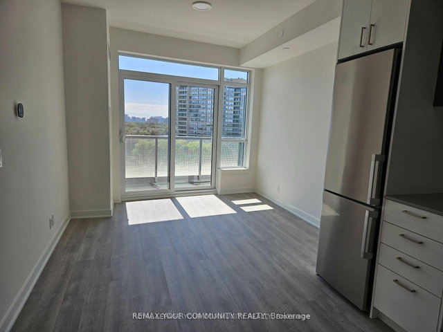 509 - 30 Upper Mall Way