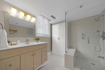 40 Harding Boulevard • #201 • Richmond Hill, ON photo 8