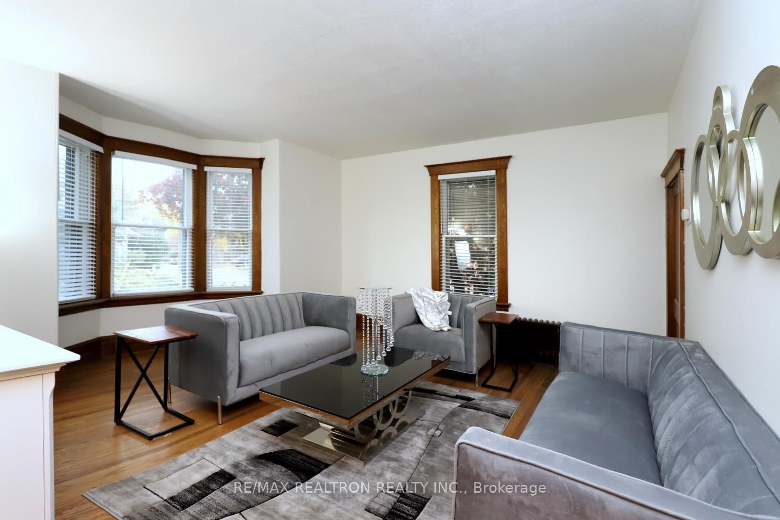 18-20 Reuben Street • Aurora, ON photo 5
