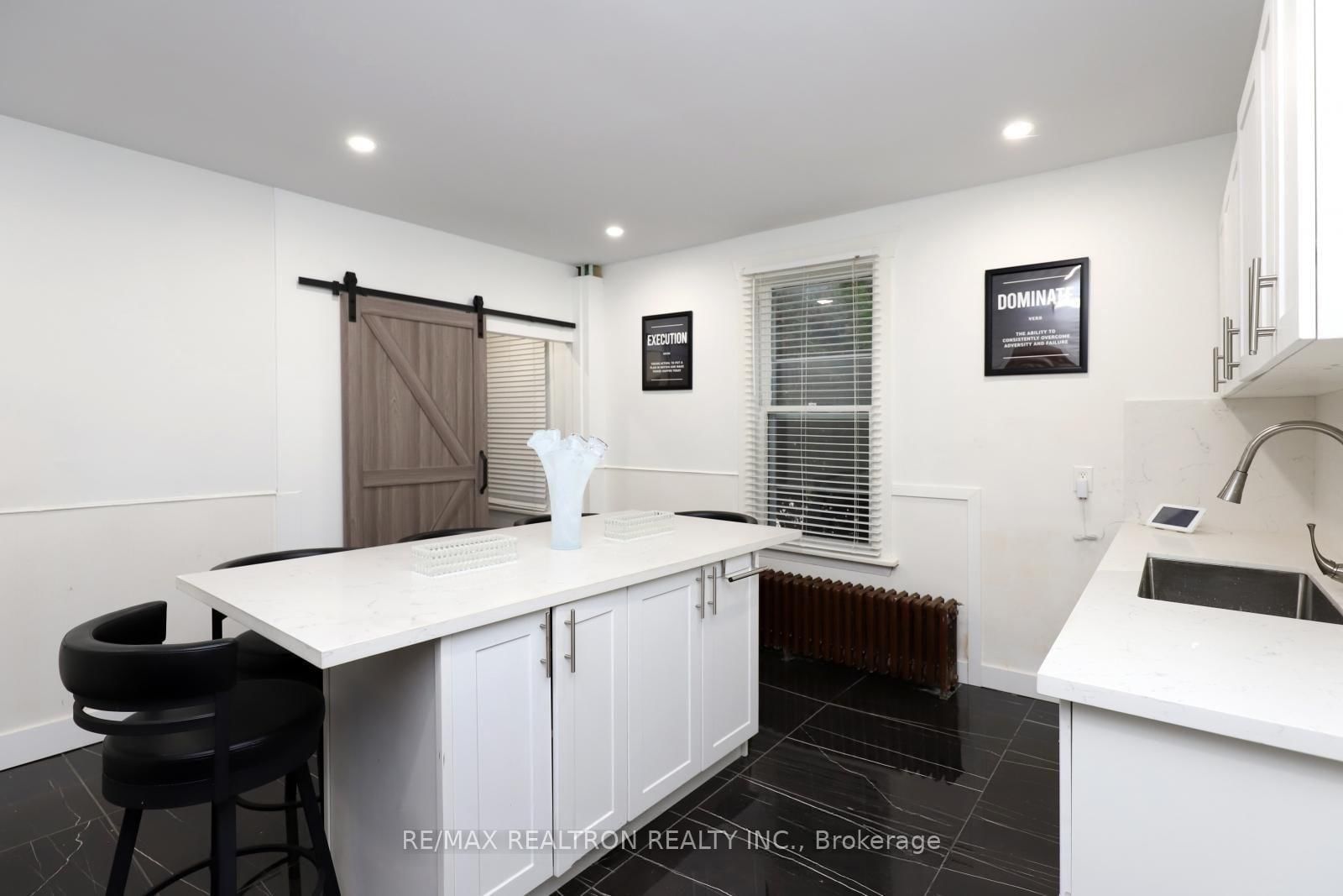 18-20 Reuben Street • Aurora, ON photo 6