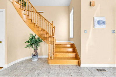 40 Rouge Bank Drive • Markham, ON photo 9