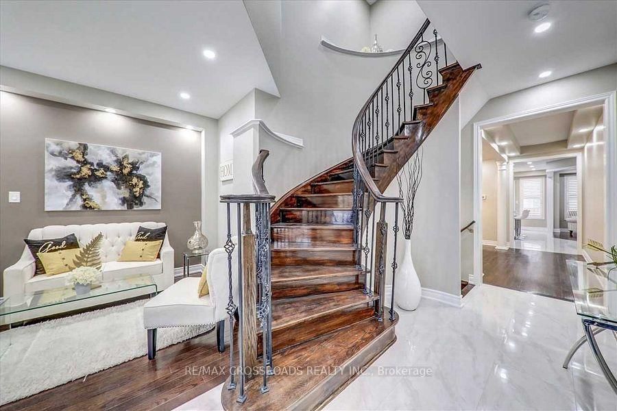 9 Geddington Crescent • Markham, ON photo 6