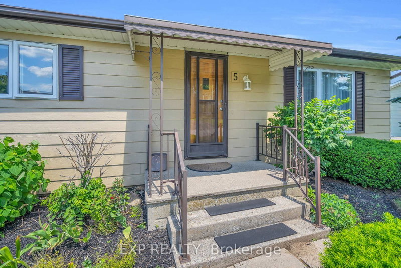 5 Inlet Court