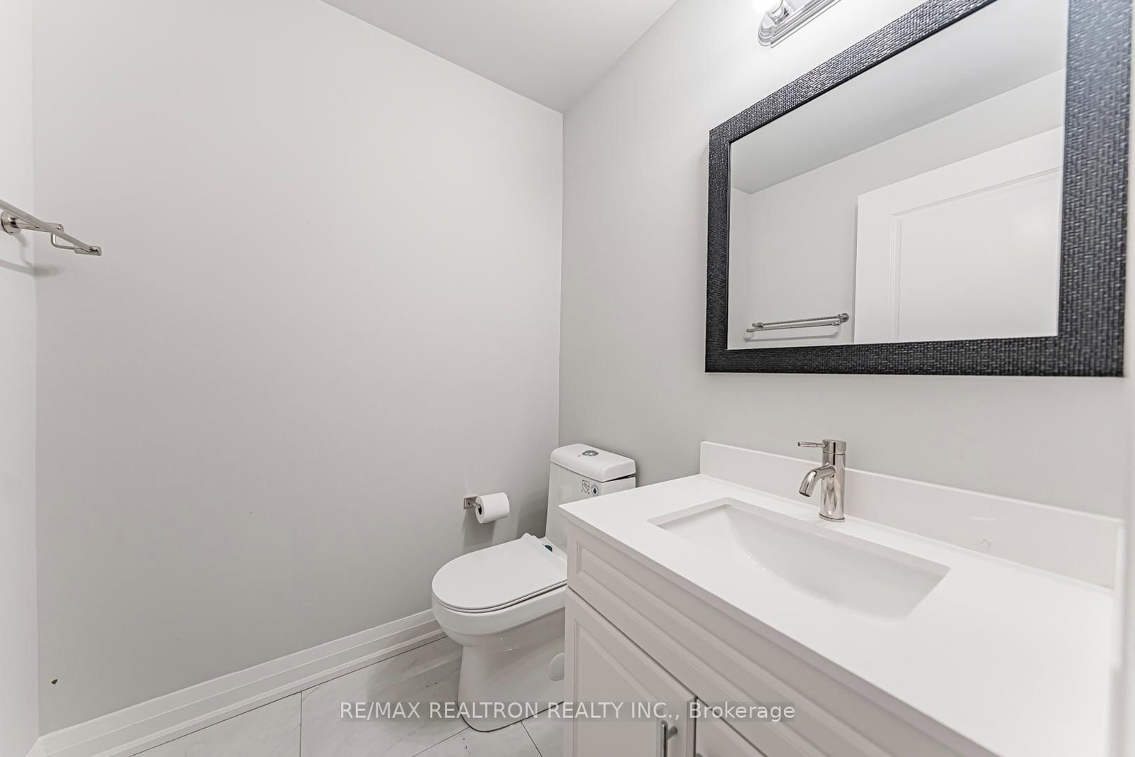 260 Eagle Street • #18 • Newmarket, ON photo 8