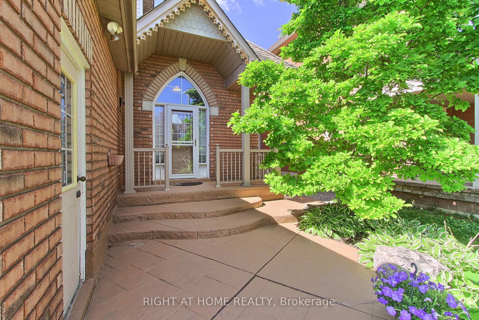 101 Old Colony Road • Richmond Hill, ON photo 2