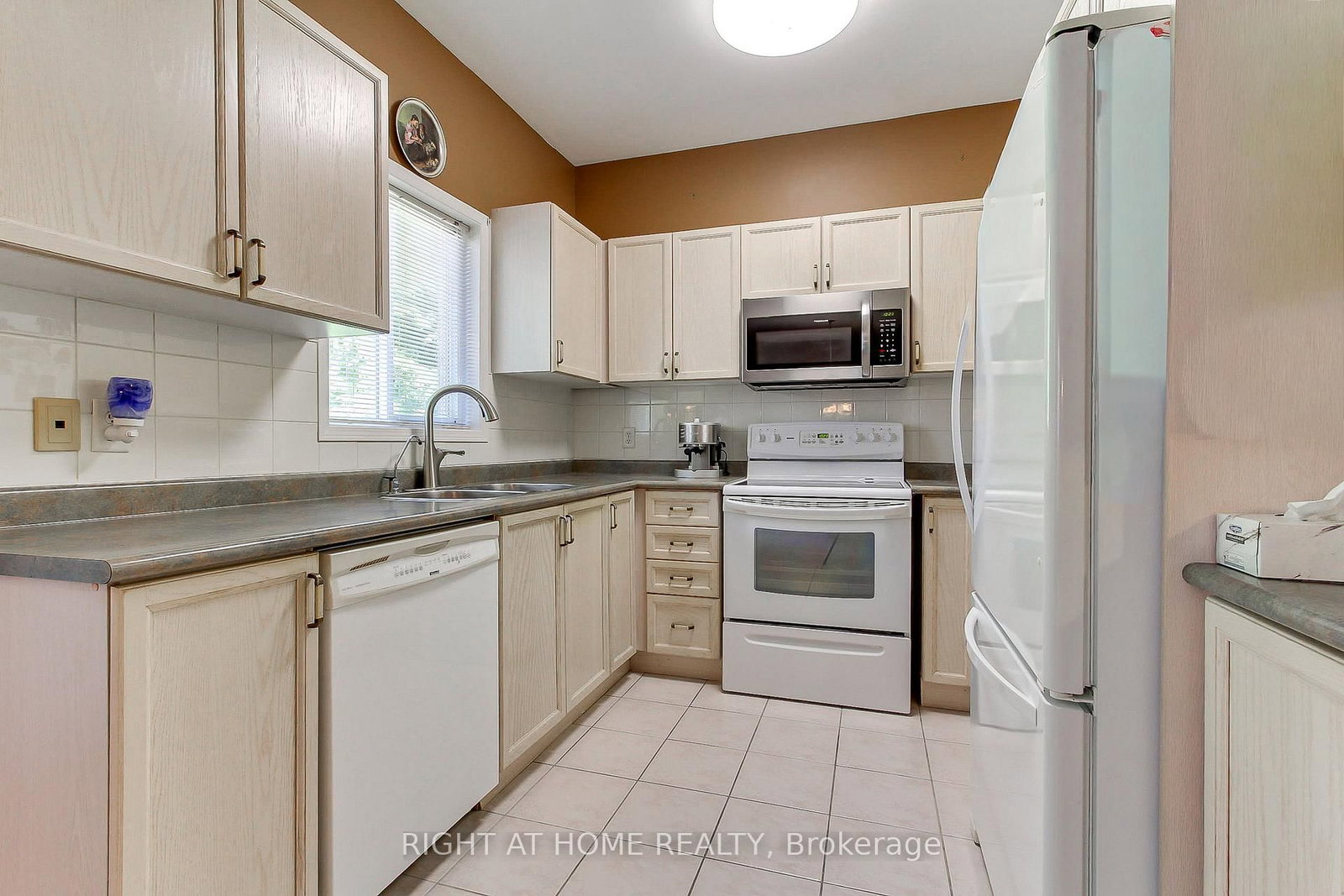 101 Old Colony Road • Richmond Hill, ON photo 7