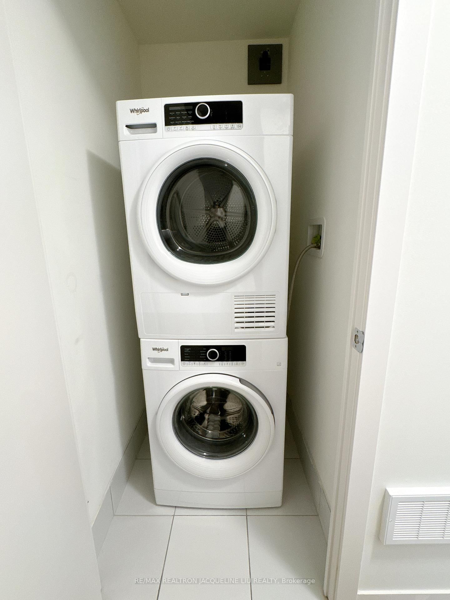 6 Steckley House Lane, Unit 305