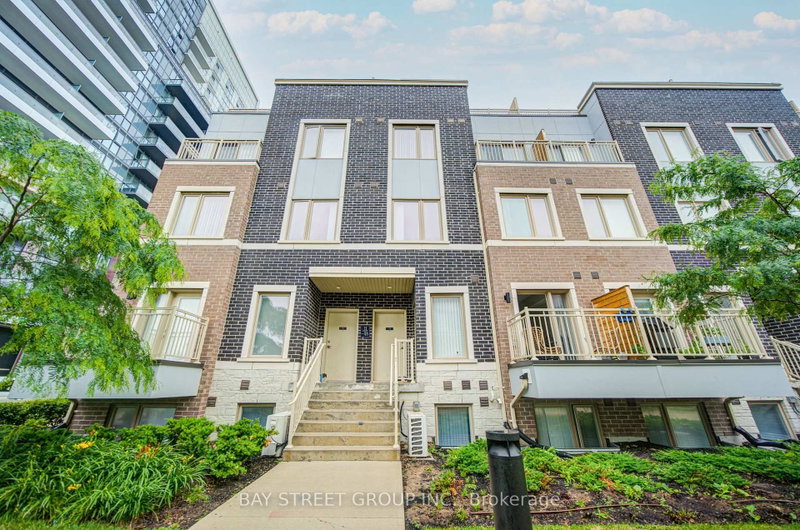 11 Honeycrisp Cres #TH3, Vaughan, Ontario