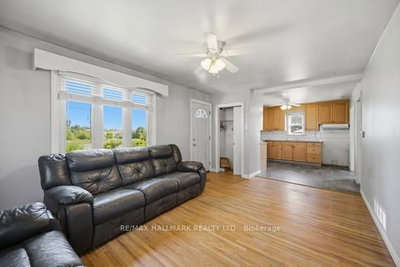 1527 Killarney Beach Road — photo 5