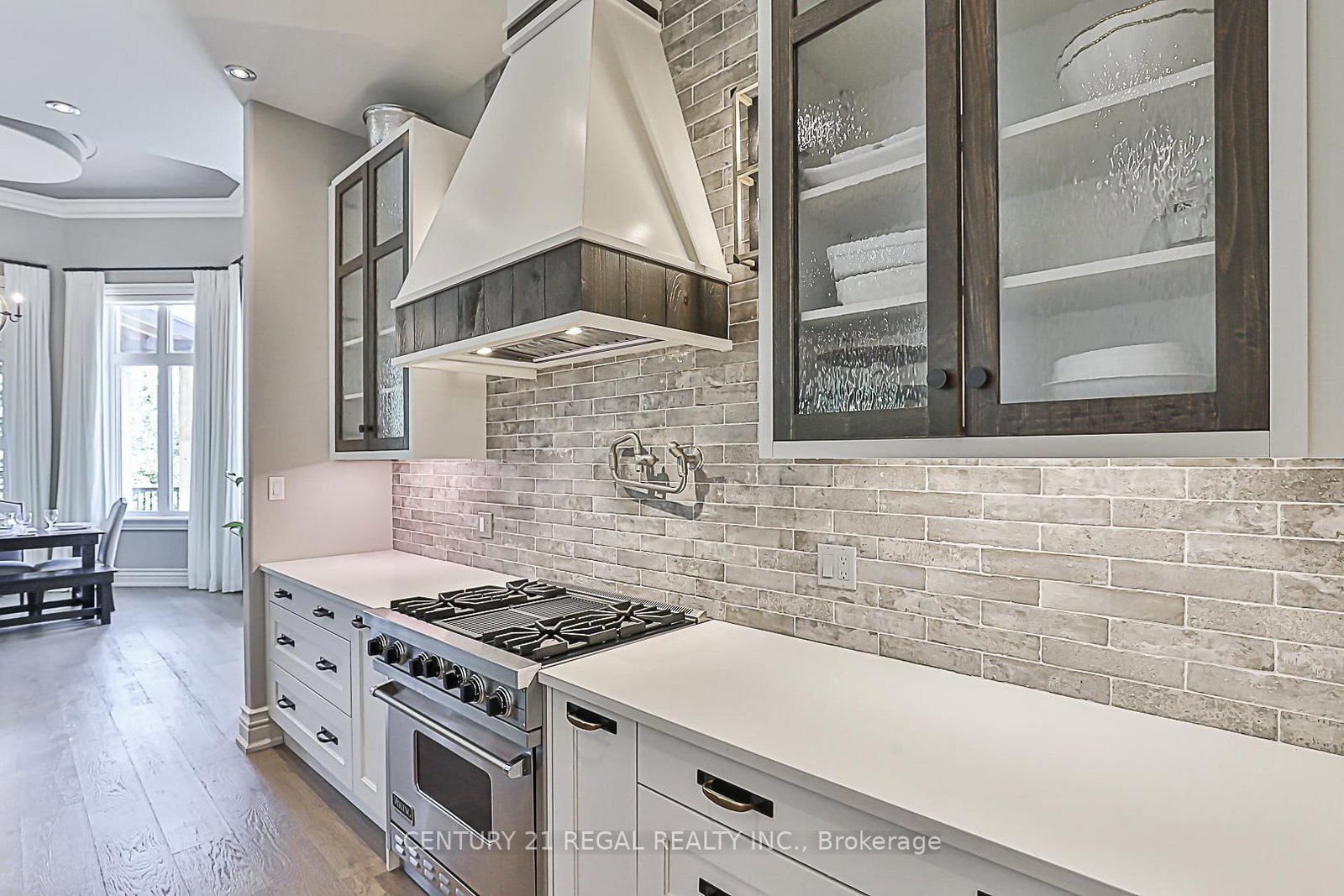 16 Lake Woods Drive • Whitchurch-Stouffville, ON photo 12