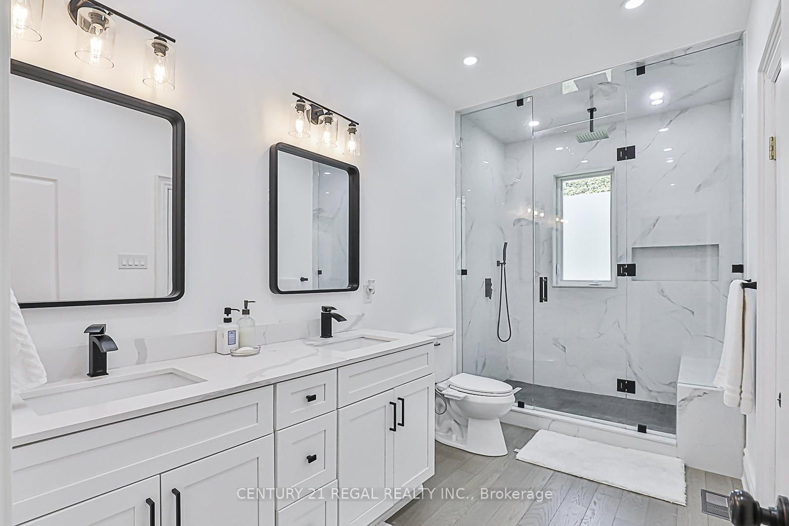 16 Lake Woods Drive • Whitchurch-Stouffville, ON photo 23