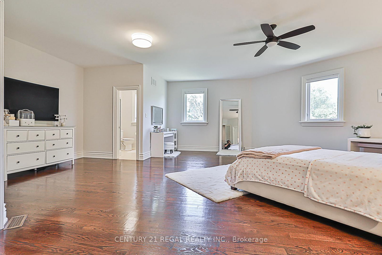 16 Lake Woods Drive • Whitchurch-Stouffville, ON photo 26
