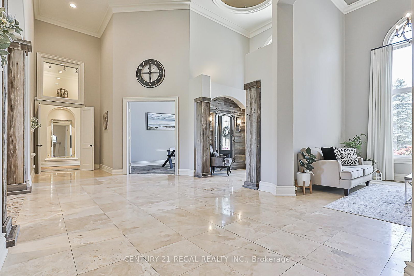 16 Lake Woods Drive • Whitchurch-Stouffville, ON photo 5