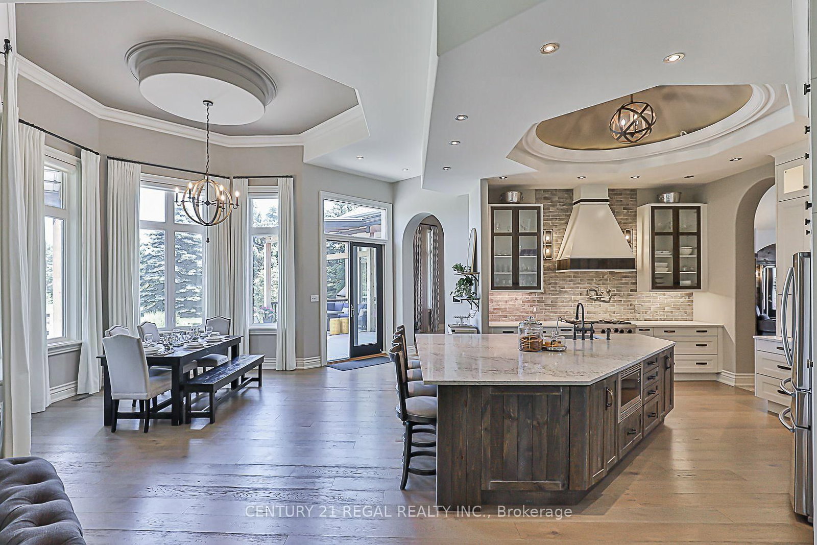 16 Lake Woods Drive • Whitchurch-Stouffville, ON photo 9