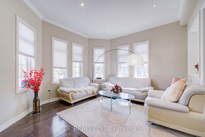 1139 Cenotaph Boulevard — photo 6