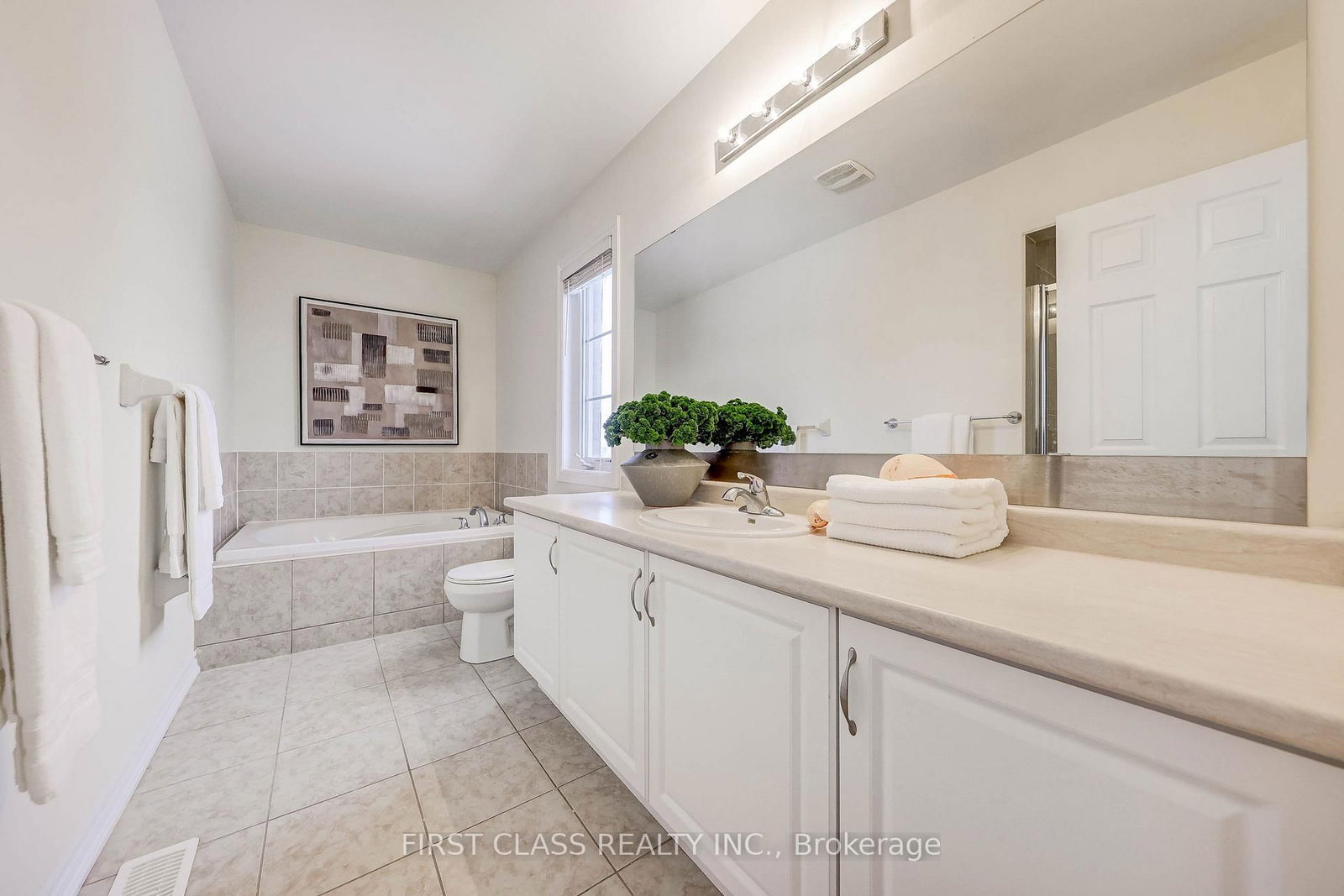2 James Parrott Avenue • Markham, ON photo 18