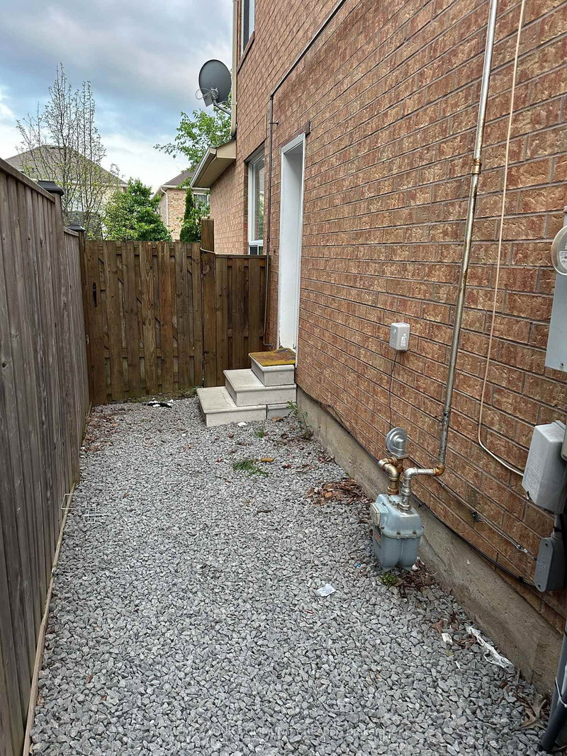 Bsmt - 25 Fitzwilliam Avenue