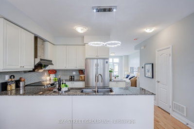 6 Teasel Way • Markham, ON photo 8