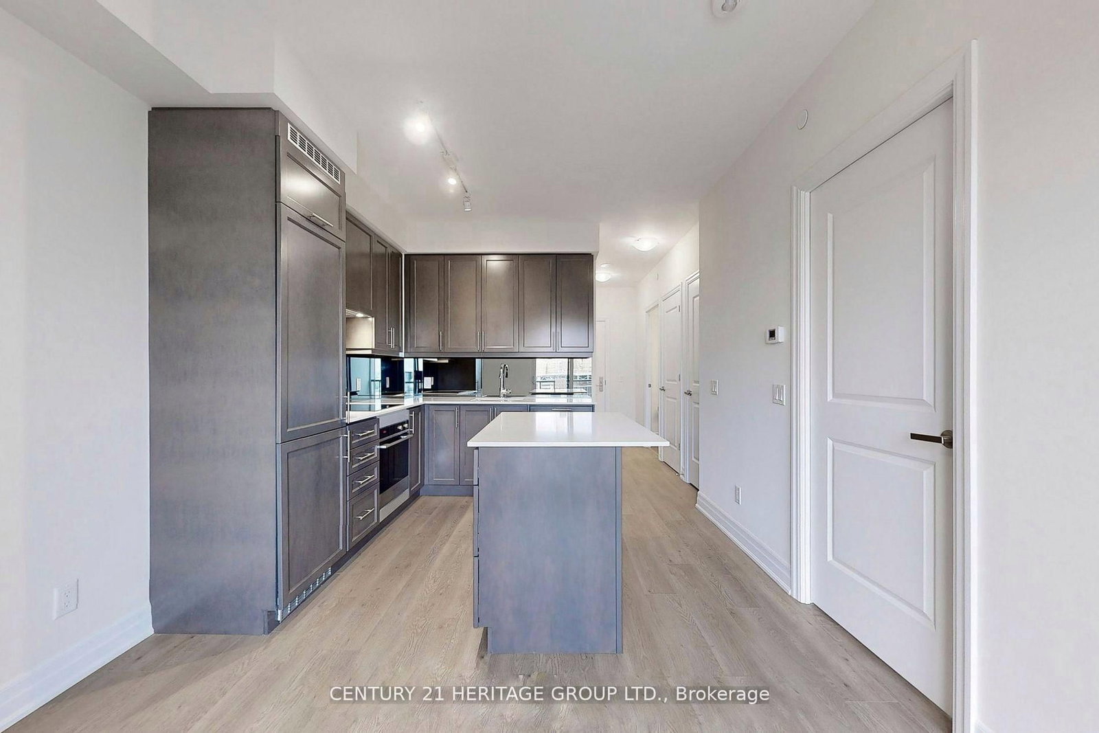 9085 Jane Street • #1512 • Vaughan, ON photo 8
