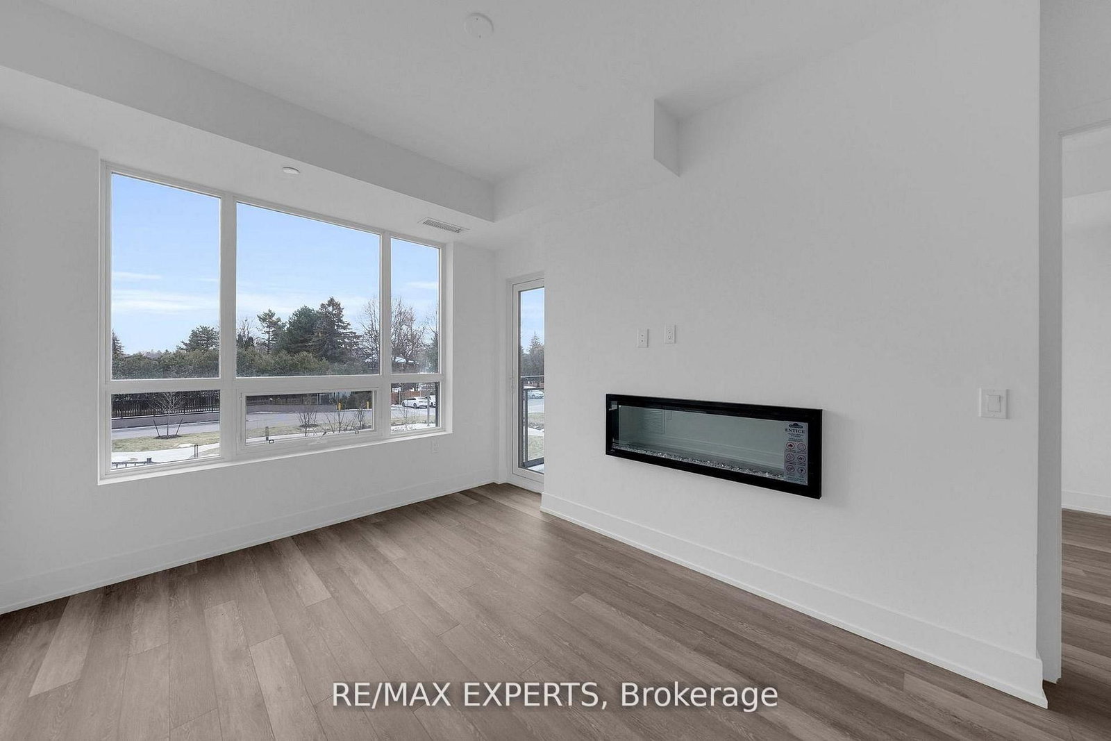 2075 King Road • #203 • King, ON photo 10