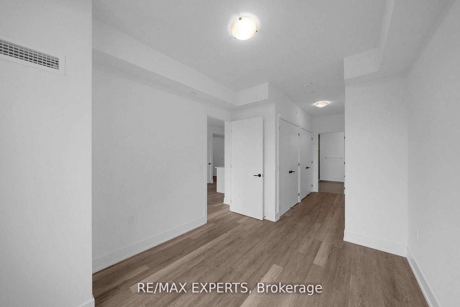 2075 King Road • #203 • King, ON photo 14