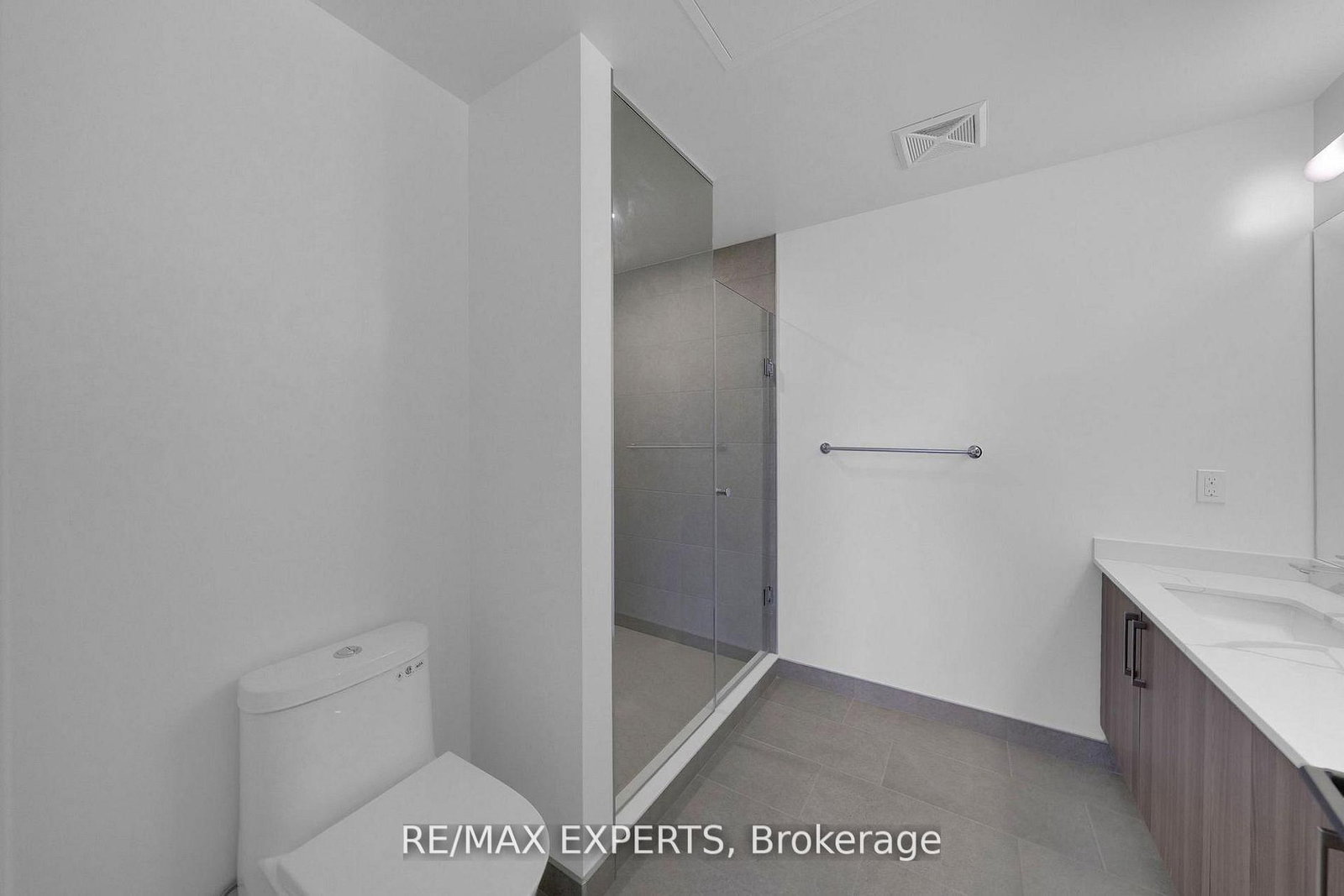 2075 King Road • #203 • King, ON photo 16