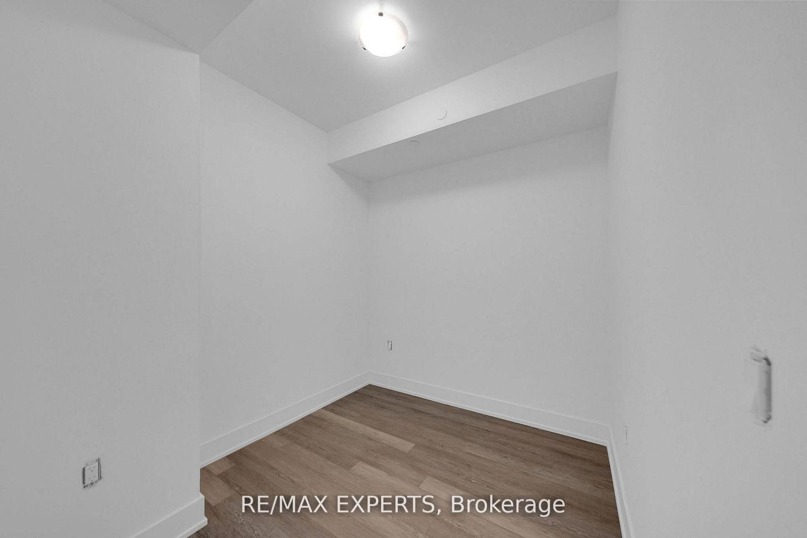2075 King Road • #203 • King, ON photo 20