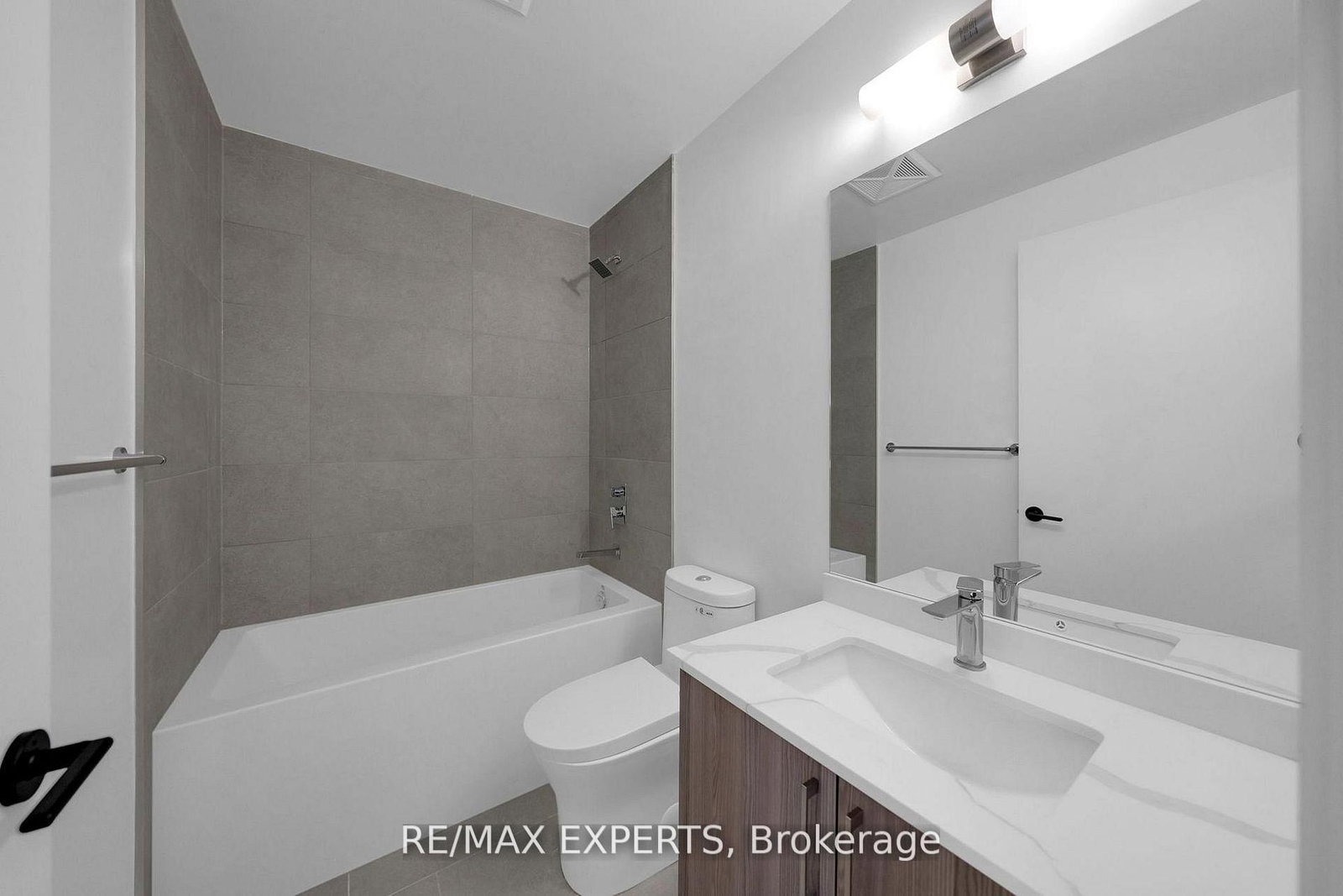 2075 King Road • #203 • King, ON photo 21