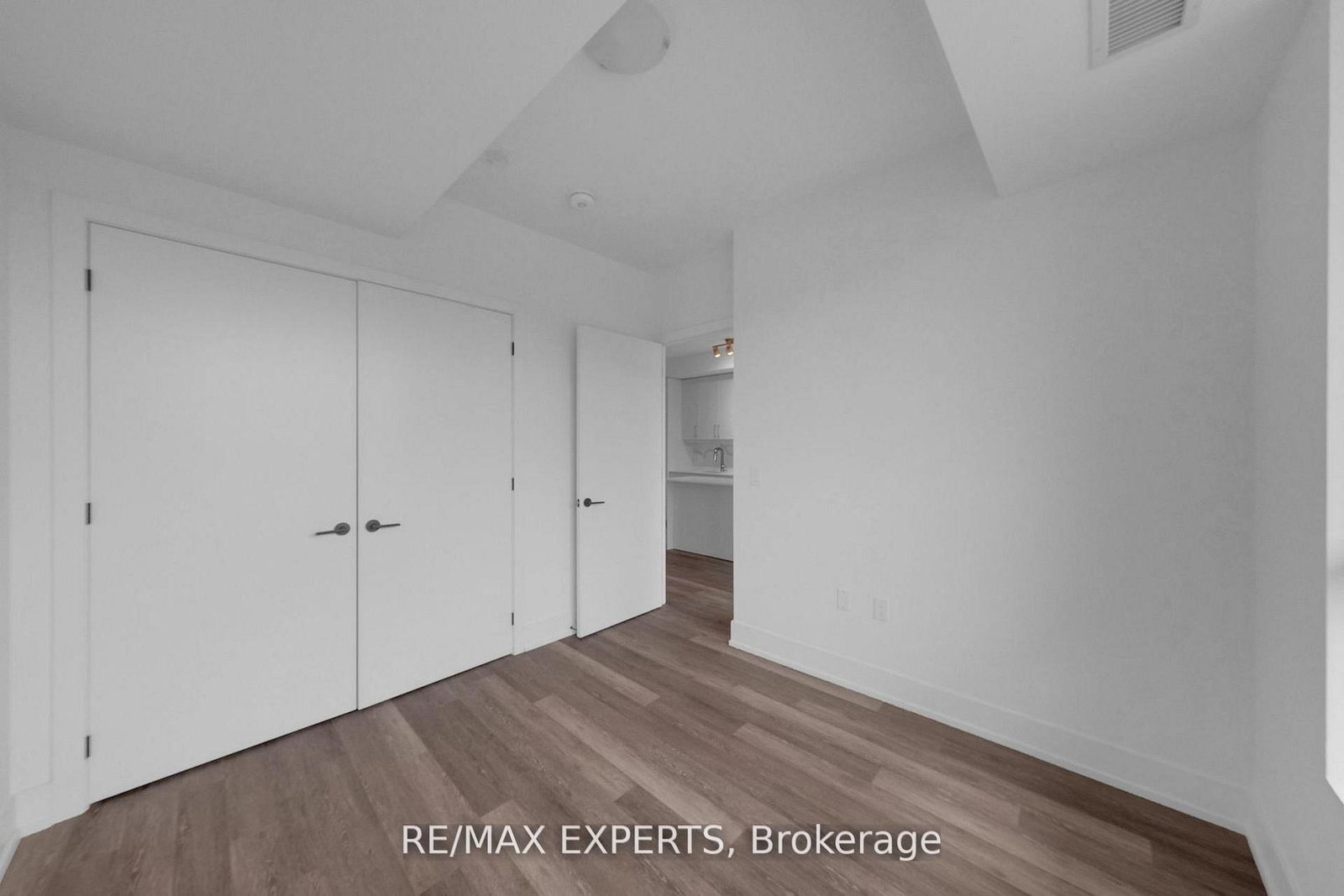 2075 King Road • #203 • King, ON photo 23