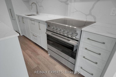 2075 King Road • #203 • King, ON photo 8