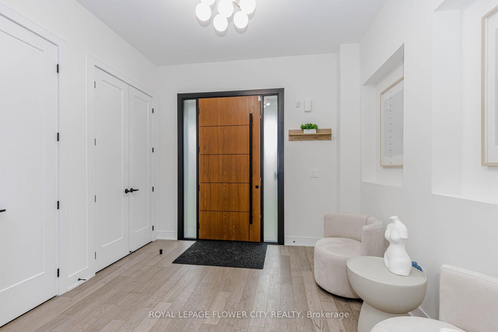 1367 Lawson Street • Innisfil, ON photo 4