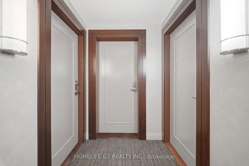 212 - 2396 Major Mackenzie Drive