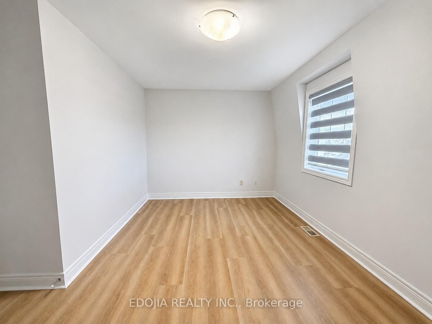 215 16th Avenue • #14 • Richmond Hill, ON photo 16