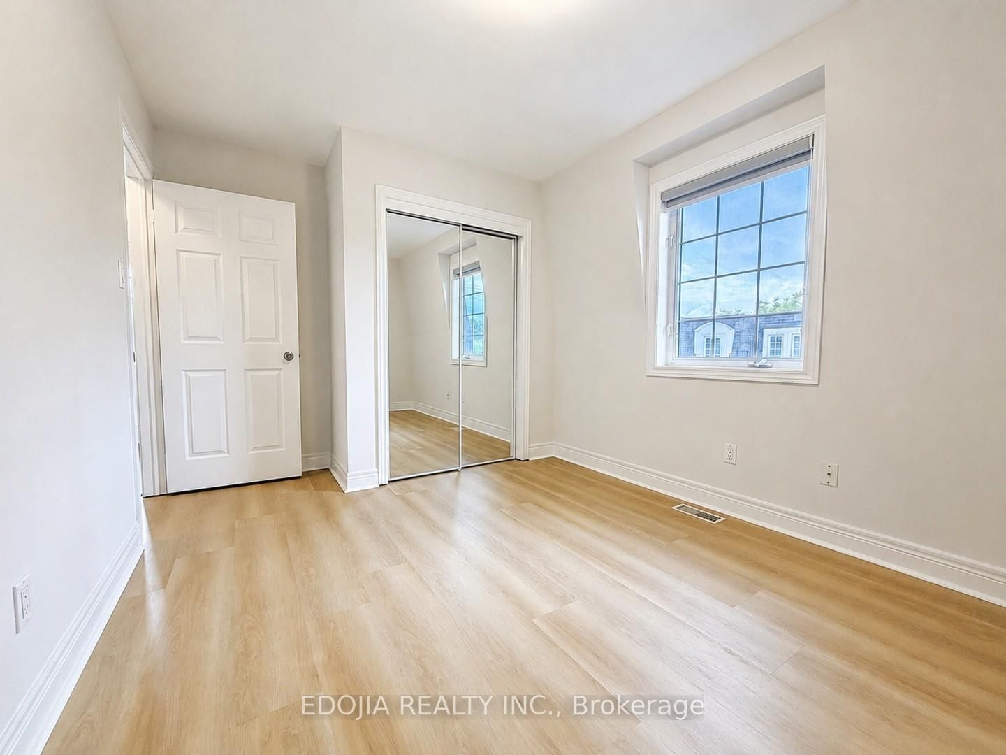 215 16th Avenue • #14 • Richmond Hill, ON photo 23