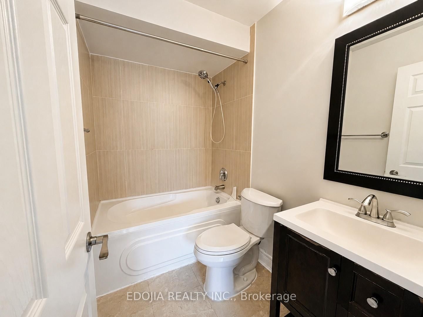 215 16th Avenue • #14 • Richmond Hill, ON photo 24