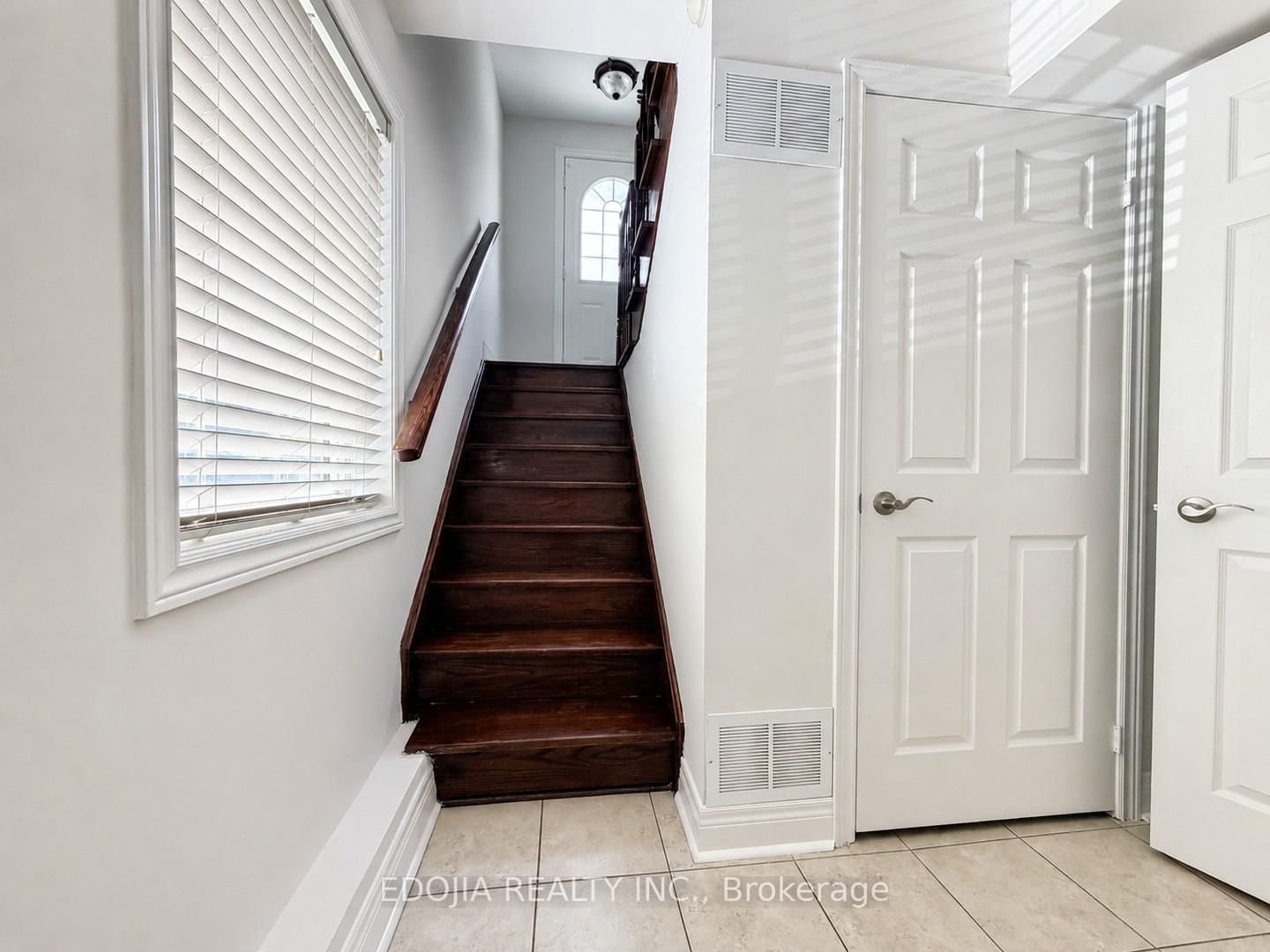215 16th Avenue • #14 • Richmond Hill, ON photo 25